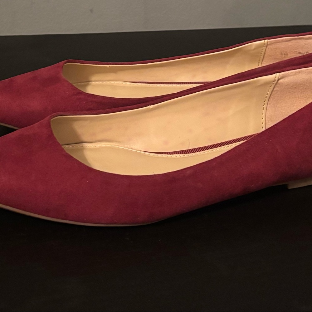 Circus by Sam Edelman Pointed Toe Faux Suede Burgundy Flats, EUC, Size 8